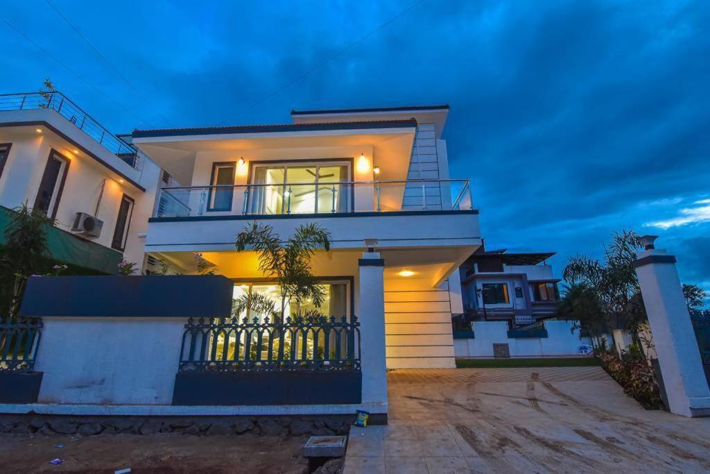 Royal Paradise Villa 로나발라 외부 사진