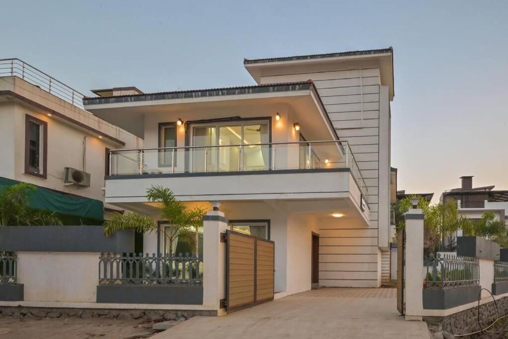 Royal Paradise Villa 로나발라 외부 사진