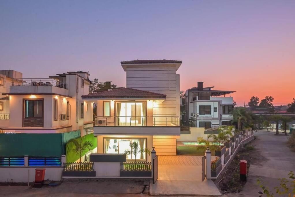 Royal Paradise Villa 로나발라 외부 사진